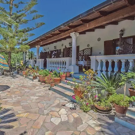 Holiday home Casetta 4 *